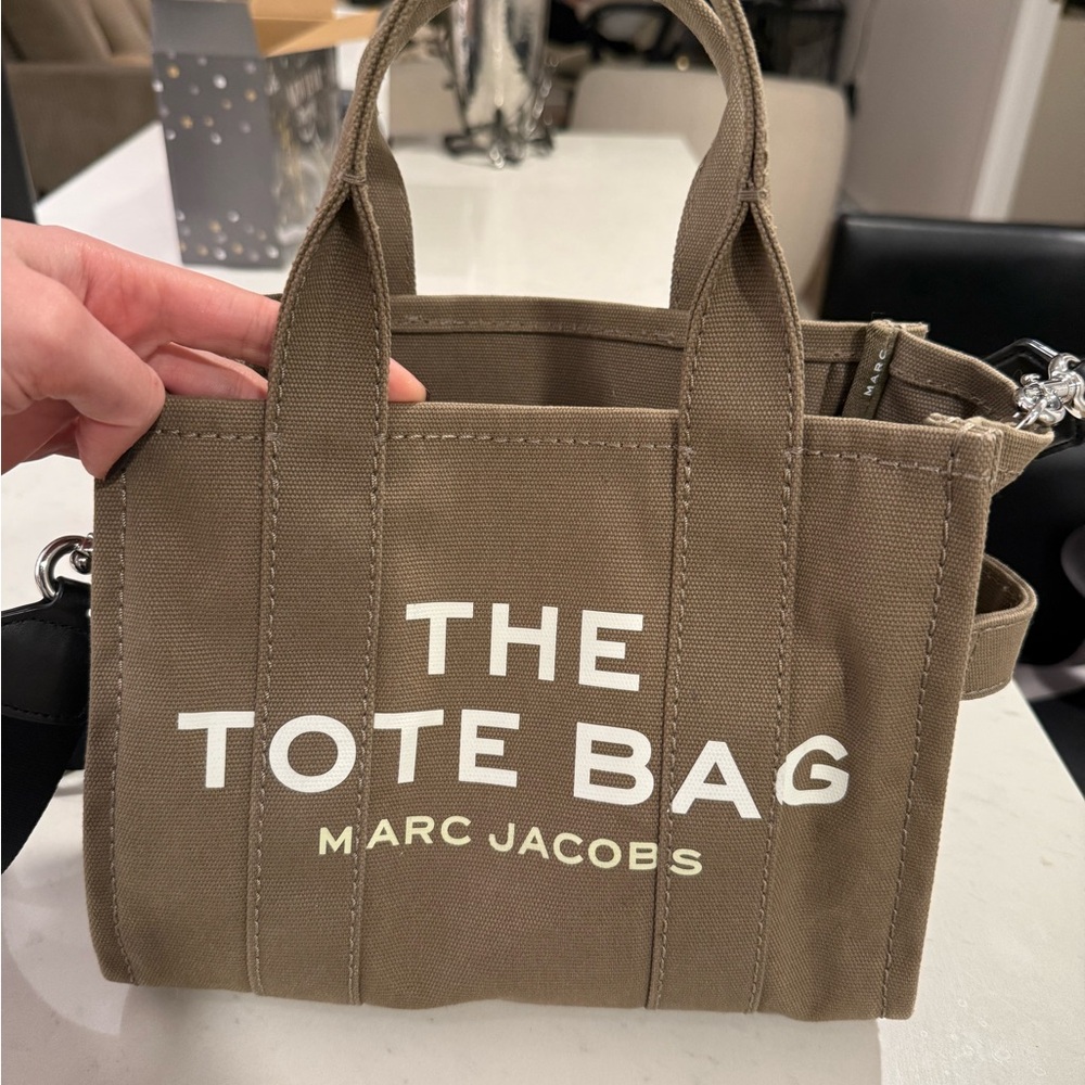 Marc Jacobs Tan Tote Bag - Picture 1 of 5